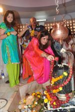 celebrates Shivratri with his family in Panvel, Mumbai on 10th March 2013 (16).JPG